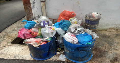 Tumpukan Sampah Pasca-Nataru Dikeluhkan Warga Batam, Pengangkutan Dinilai Lamban