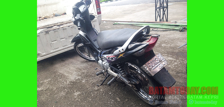 Selendang Terlilit ke Gear Sepeda Motor, Pengendara ini Tabrak Pengendara Lain di Tanjungpinang