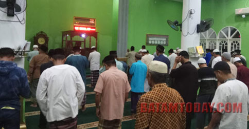 Gubernur Janjikan Pembangunan Menara Masjid An-Nur Batu Hitam Natuna