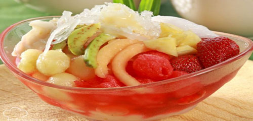 Membuat Sop Buah, Menu Segar Cocok Disantap di Siang Hari