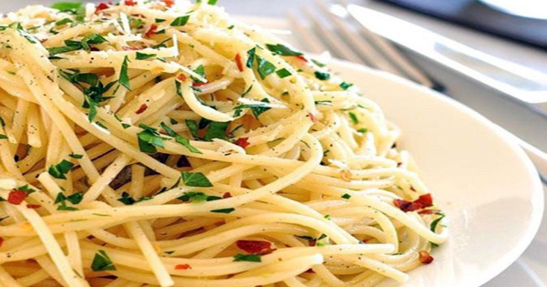 Ada Spaghetti Aglio di Restaurant Picolla Stella Sukajadi