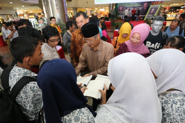 Buku yang Tak Pernah Habis Dibaca