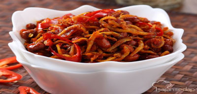 Akhir Pekan Makin Seru dengan Pedasnya Balado Teri Kacang, Simak Resepnya