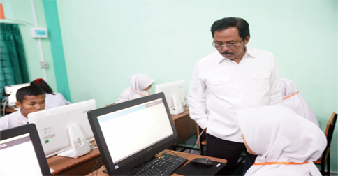 Gubernur Kepri Monitor Pelaksanaan UN di SMAN 4 Karimun