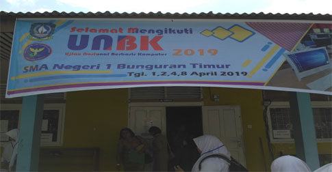 Wabup Natuna Tinjau UNBK di SMAN 1 Bunguran Timur
