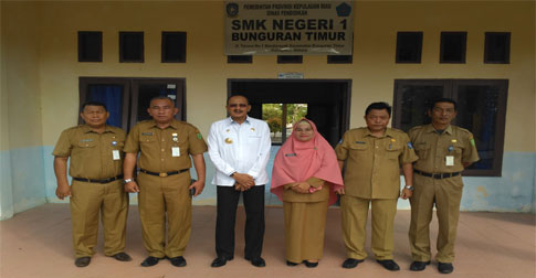 Bupati Natuna Tinjau UNBK SMKN 1 Bunguran Timur