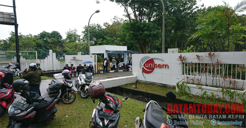Tuntut Kejelasan Pencairan Pesangon, Ribuan Karyawan PT Unisem Mogok Kerja