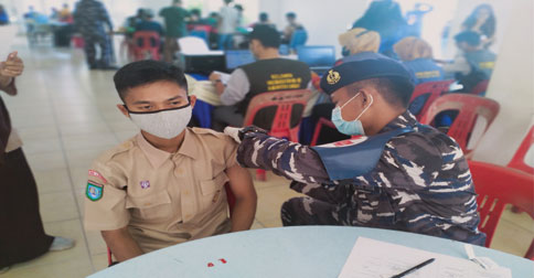 Serbuan Vaksinasi Maritim, TNI AL Dabo Singkep Sasar Pelajar