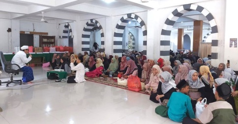 Sempena Hari Guru Nasional, Wali Santri Bawa Nasi Tumpeng