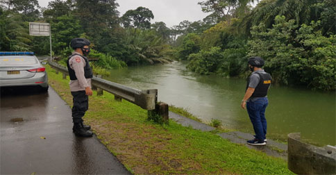 Curah Hujan Tinggi, Polsek Daik Lingga Patroli Siaga Banjir dan Tanah Longsor