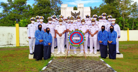 Jelang HUT TNI AL ke-75, Lanal Ranai Bersama Jalasenastri Ziarah ke TMP Kusuma Bangsa